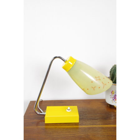 Vintage gele tafellamp met glazen kap, bureaulamp