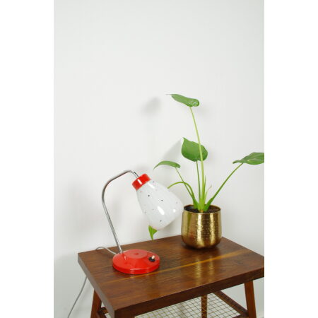 Vintage rode tafellamp met glazen kap, bureaulamp