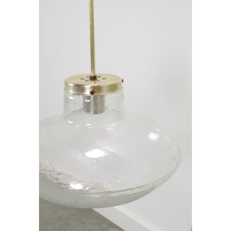Vintage design hanglamp Kamenicky Senov met glas en messing details ufo
