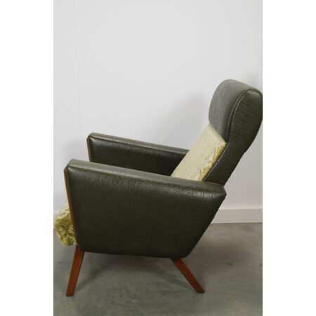 Vintage jaren 60 fauteuil groen en houten details, oude vintage stoel