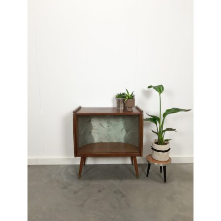 Vintage kastje met bewerkt glas en messing poten, tv meubel