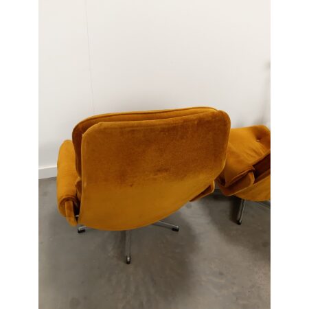 Vintage design draai fauteuils met chromen onderstel, stoffen stoelen