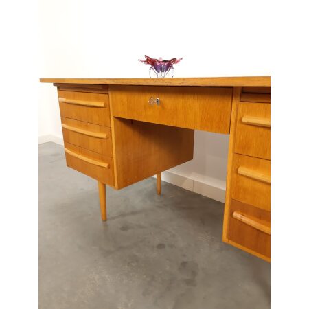 Vintage fineer bureau met lades