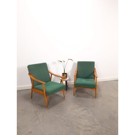 Vintage set groene stoelen met houten armleuningen