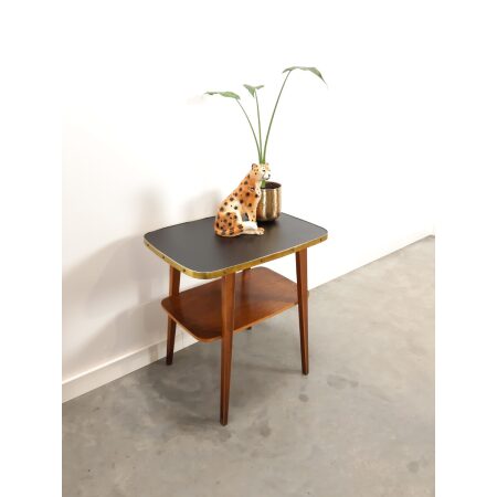 Vintage fineer hoge tafel met zwart kunststof blad, bijzettafel