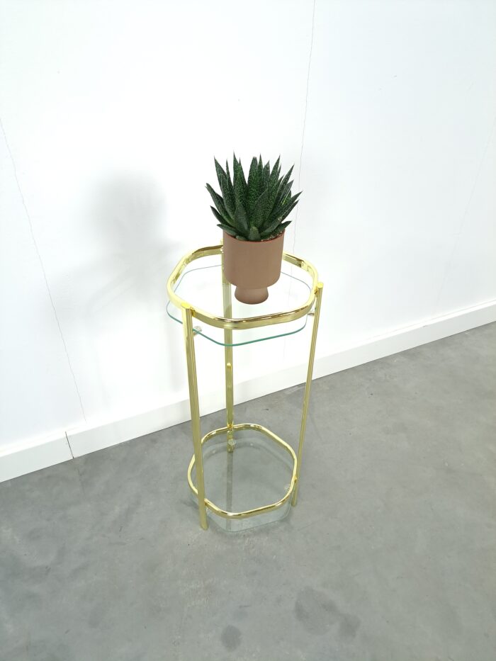 Messing plantentafel met glazen blad, hoge tafel, bijzettafel goud