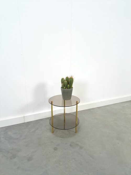 Vintage ronde tafel met rookglas en messing