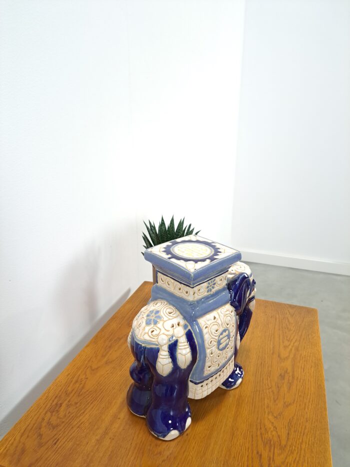 Vintage blauwe porseleinen olifant, plantentafel