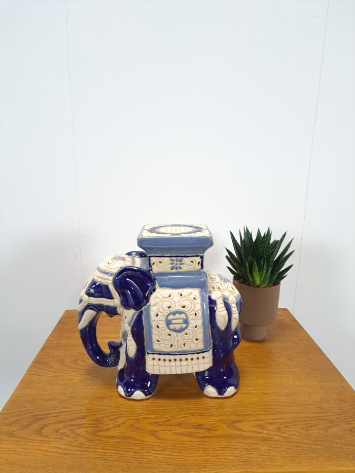 Vintage blauwe porseleinen olifant, plantentafel