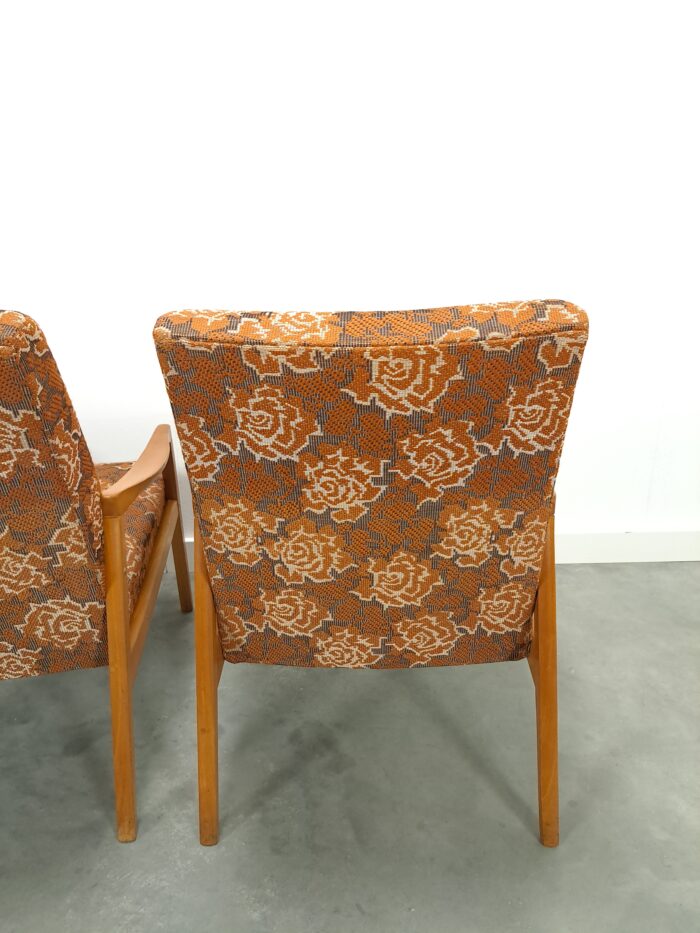 Vintage houten stoelen met bloemenstof, fauteuils bloemenprint