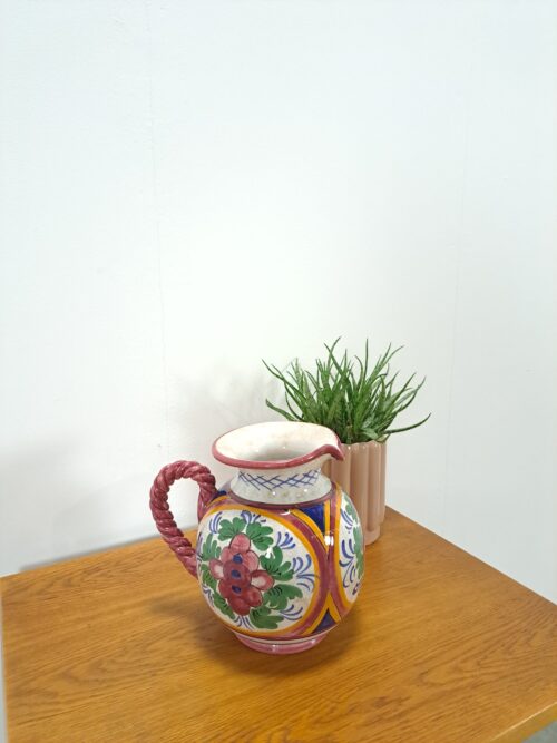 Vintage porseleinen roze kan met bloemen, vaas bloemen