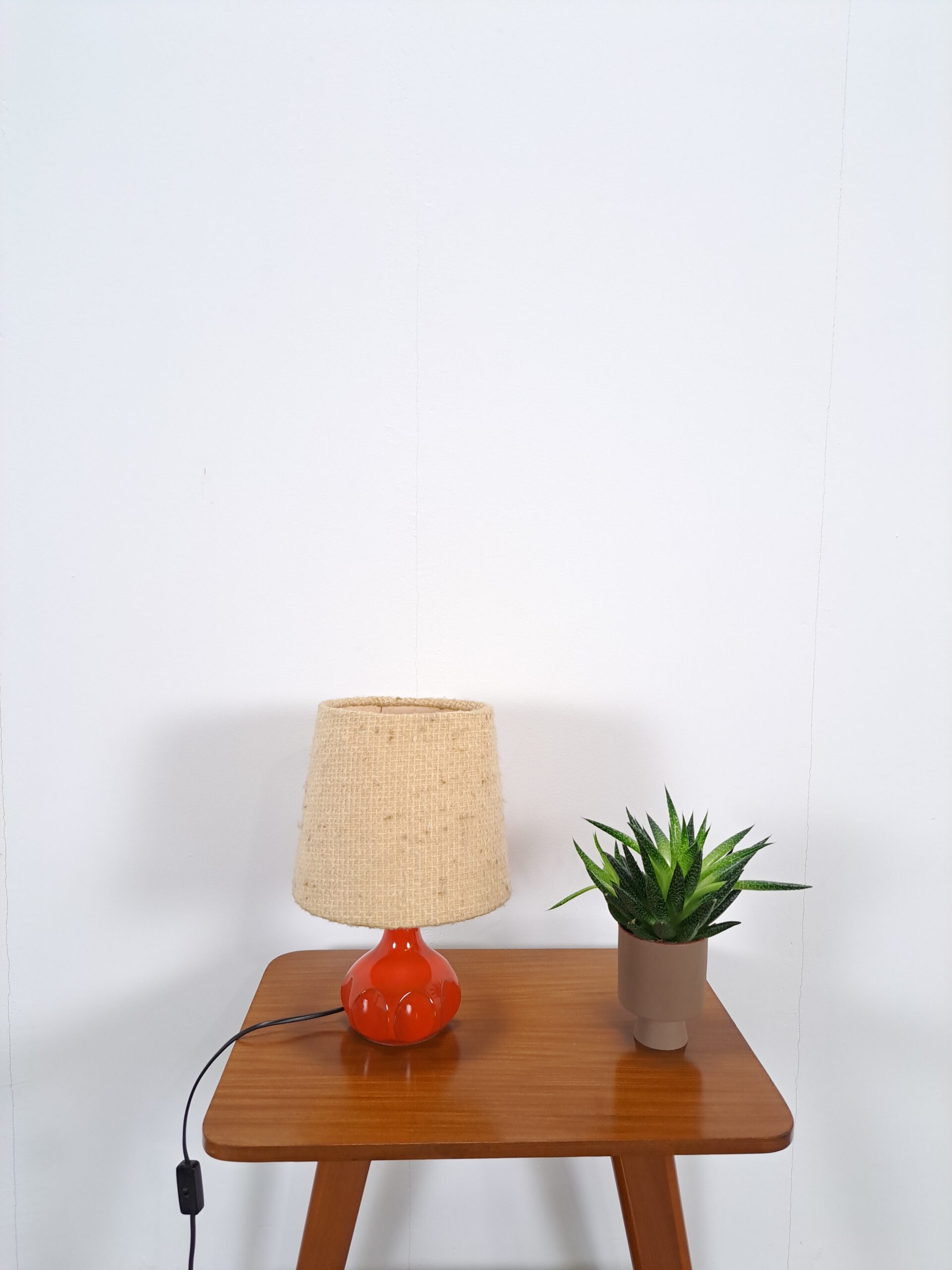 Vintage keramieken tafellamp oranje met kap, porseleinen lamp