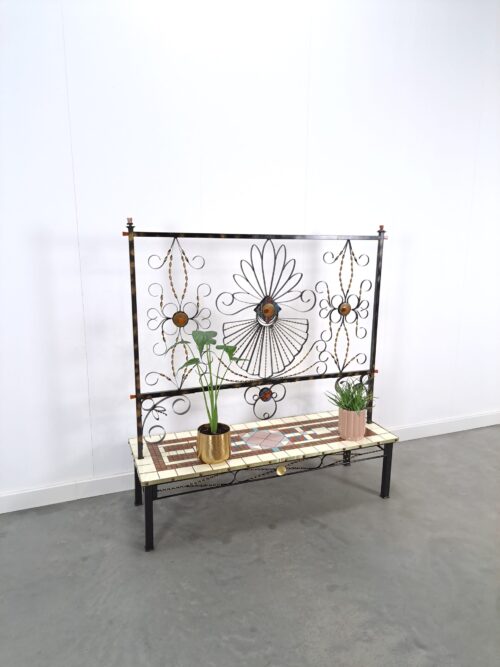 Vintage stalen plantenrek met gekleurde tegels, roomdivider