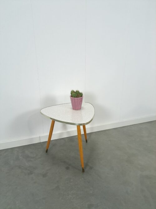 Vintage hoge bijzettafel met grijs wit formica blad, plantentafel