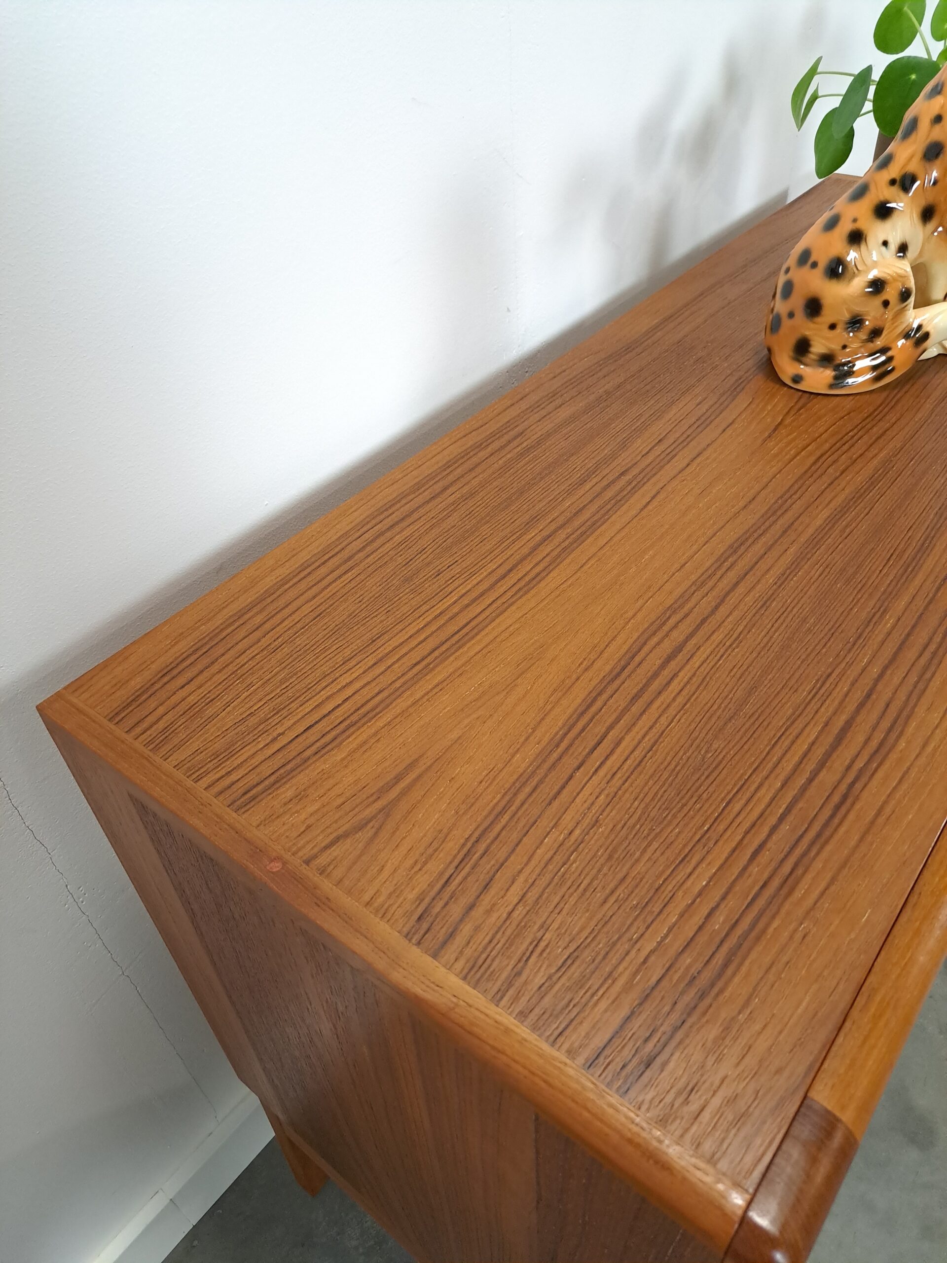 Vintage Deens design teak dressoir Dyrlund, ladekast