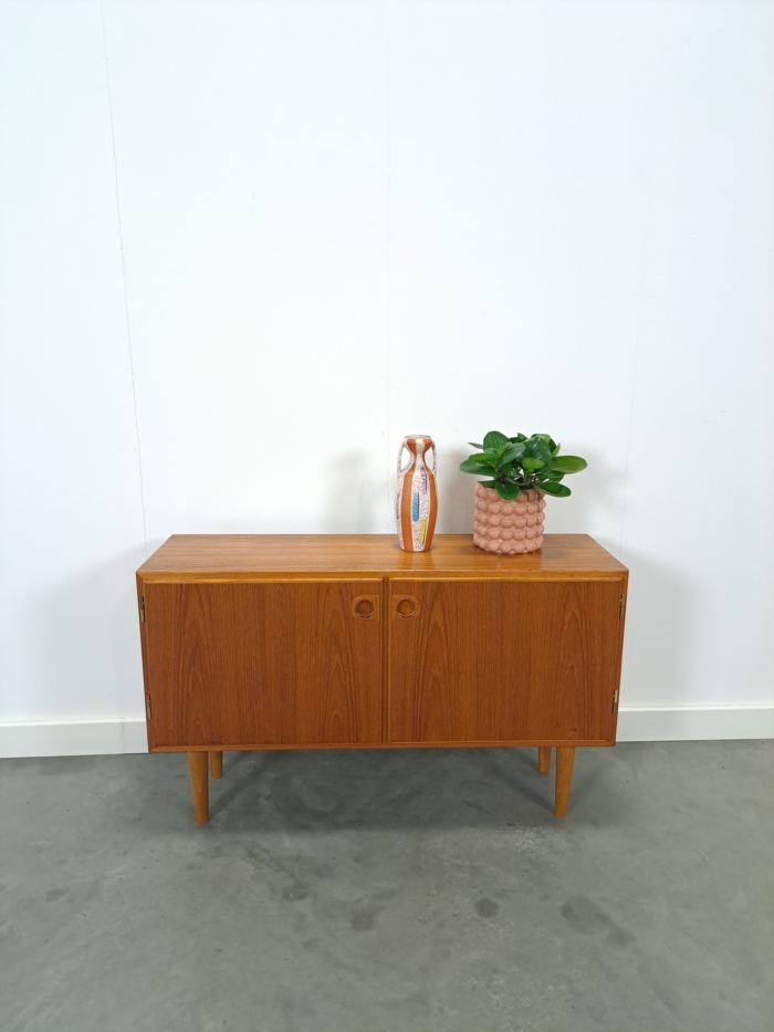 Vintage teak kastje met ronde grepen, sideboard