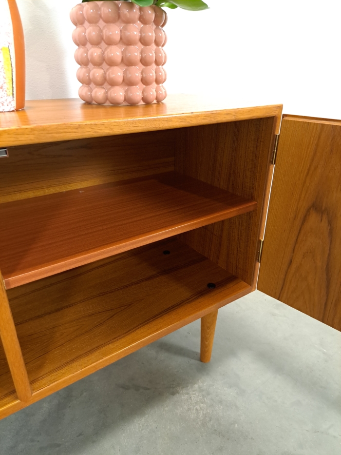 Vintage teak kastje met ronde grepen, sideboard