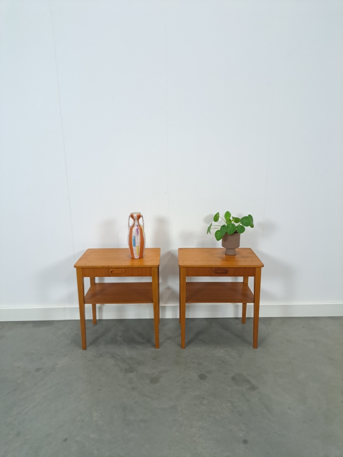 Vintage teak set nachtkastjes uit Zweden