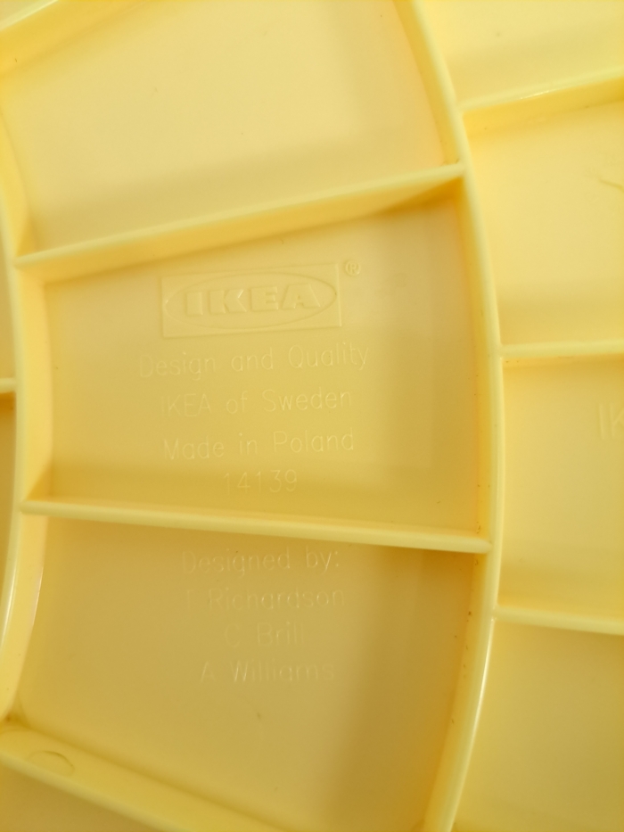 Vintage Ikea PS 2014 gekleurde kunststof opbergtafel Richardson, bijzettafel
