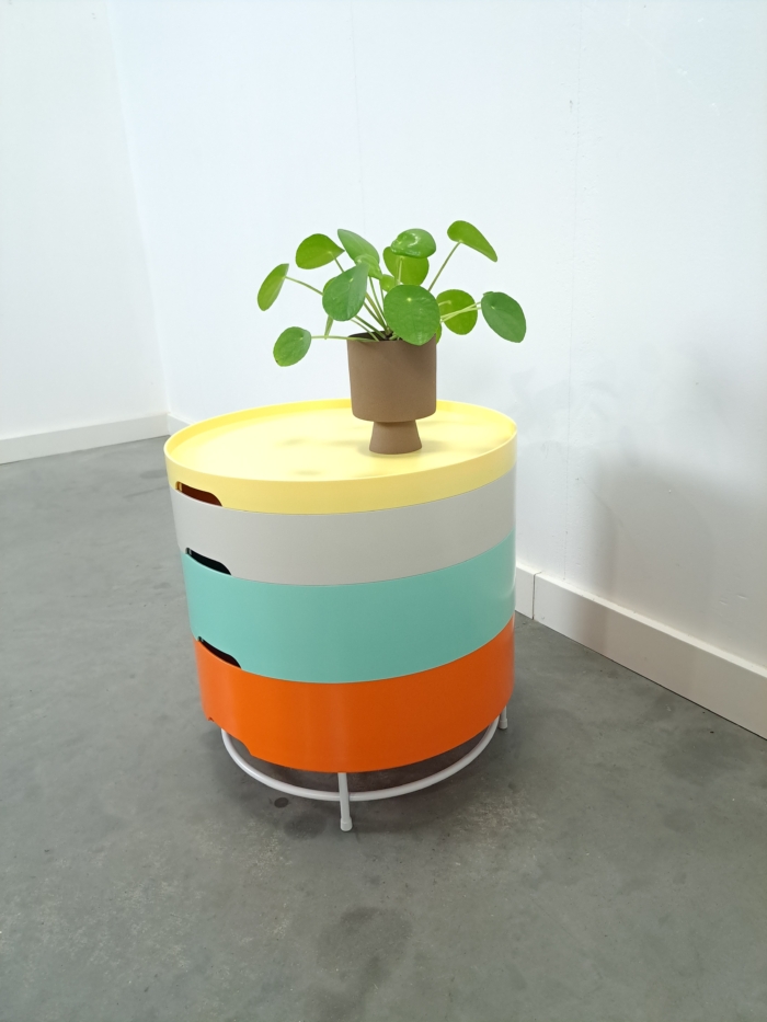 Vintage Ikea PS 2014 gekleurde kunststof opbergtafel Richardson, bijzettafel