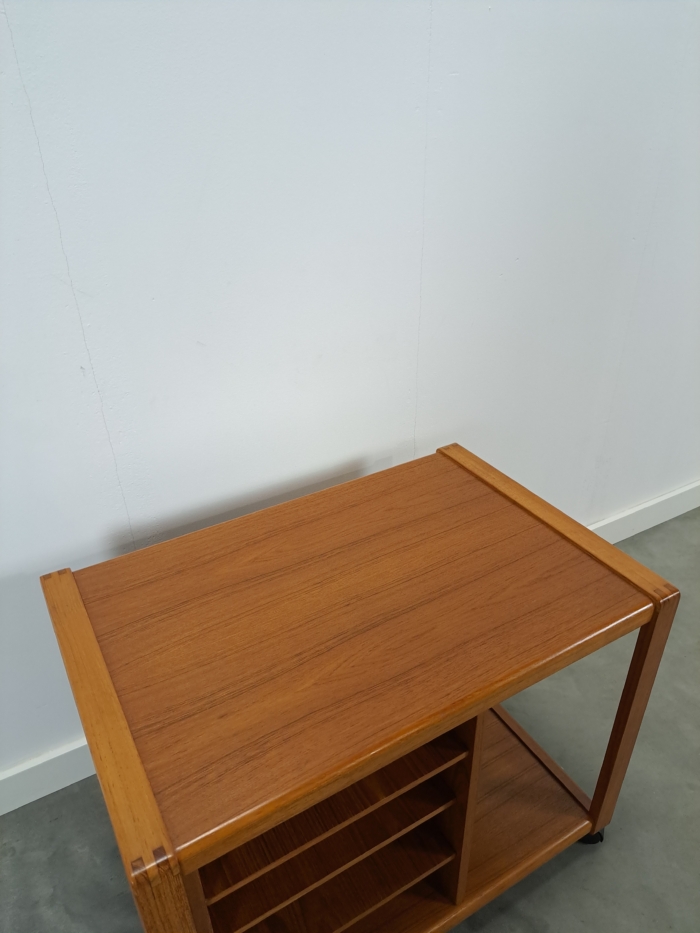 Vintage teak trolley met legplanken jaren 60 tv meubel, audio meubel