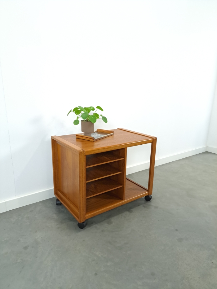 Vintage teak trolley met legplanken jaren 60 tv meubel, audio meubel