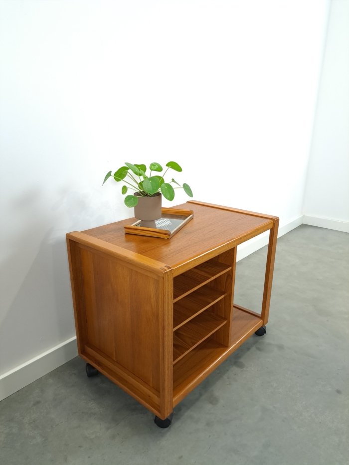 Vintage teak trolley met legplanken jaren 60 tv meubel, audio meubel