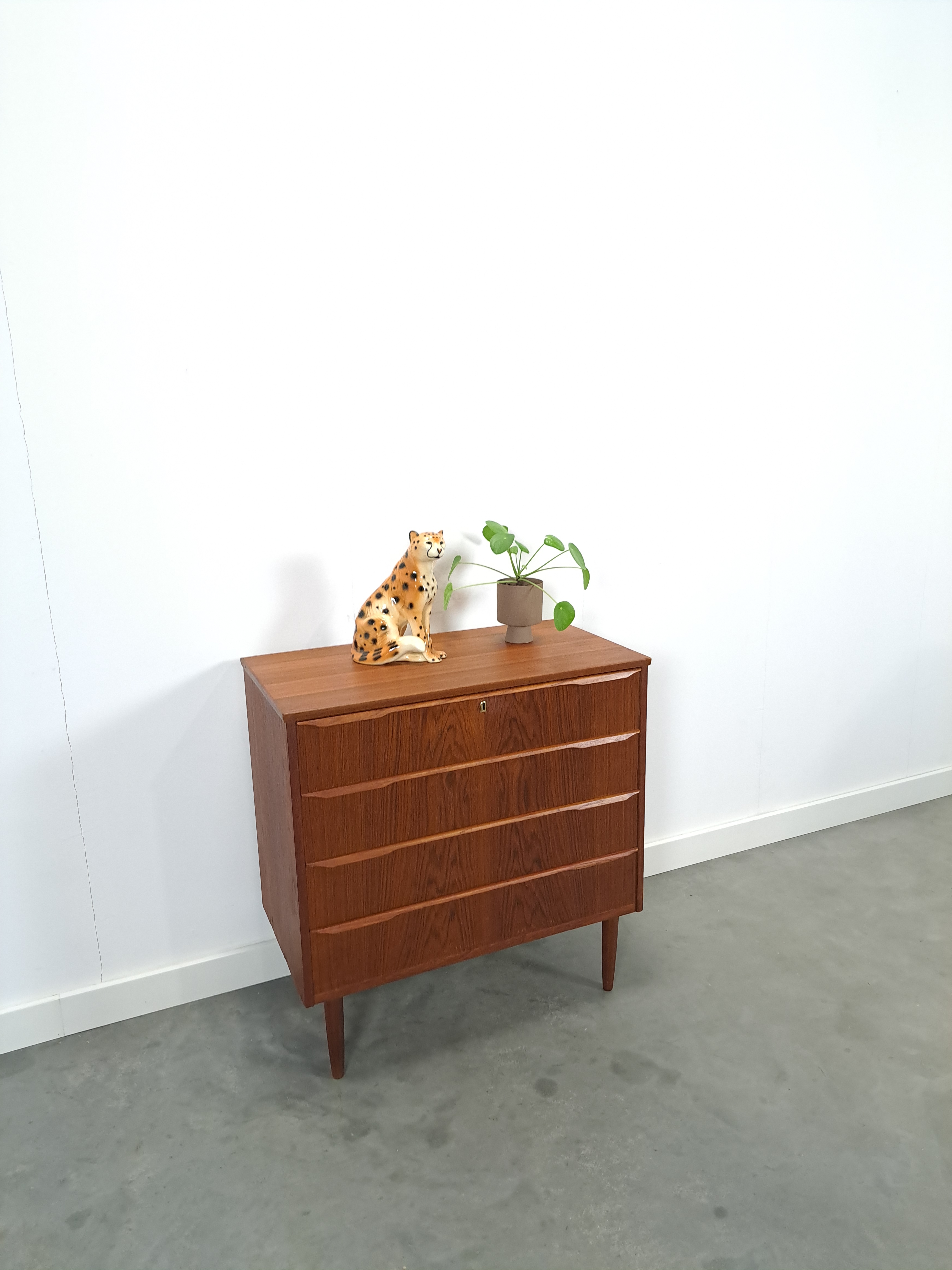 Vintage Deens teak ladekast met 4 lades, Denemarken kast