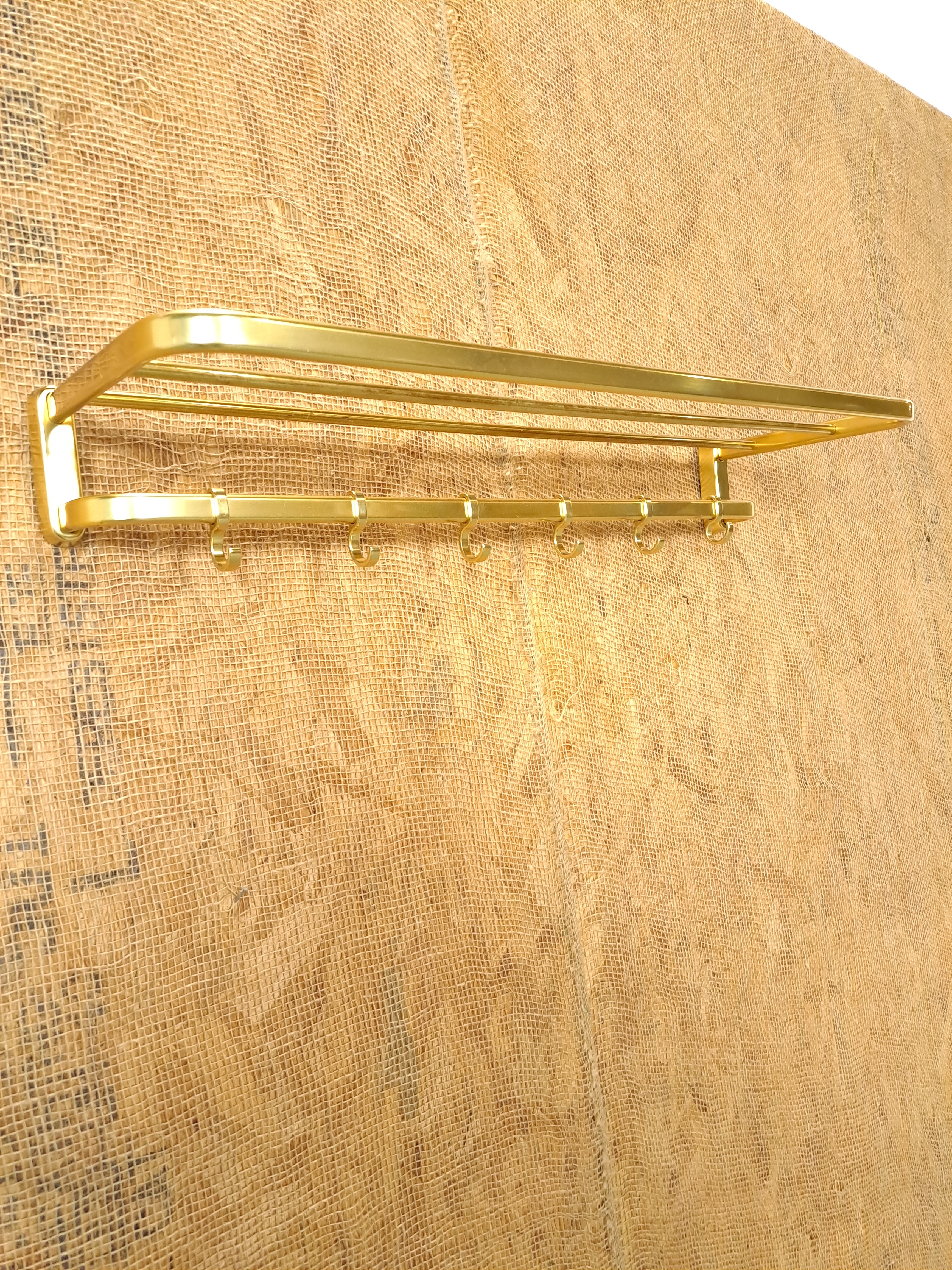 Vintage goudkleurige treinkapstok met haken, nr. 18, wandkapstok