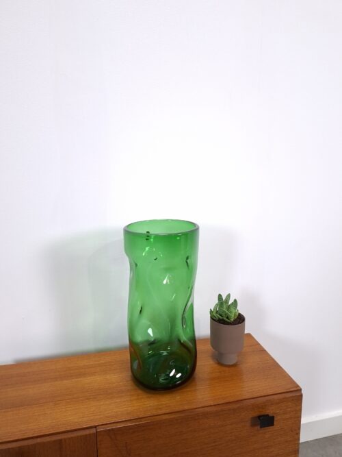 vintage handgeblazen grote groene glazen vaas Empoli (Italië)